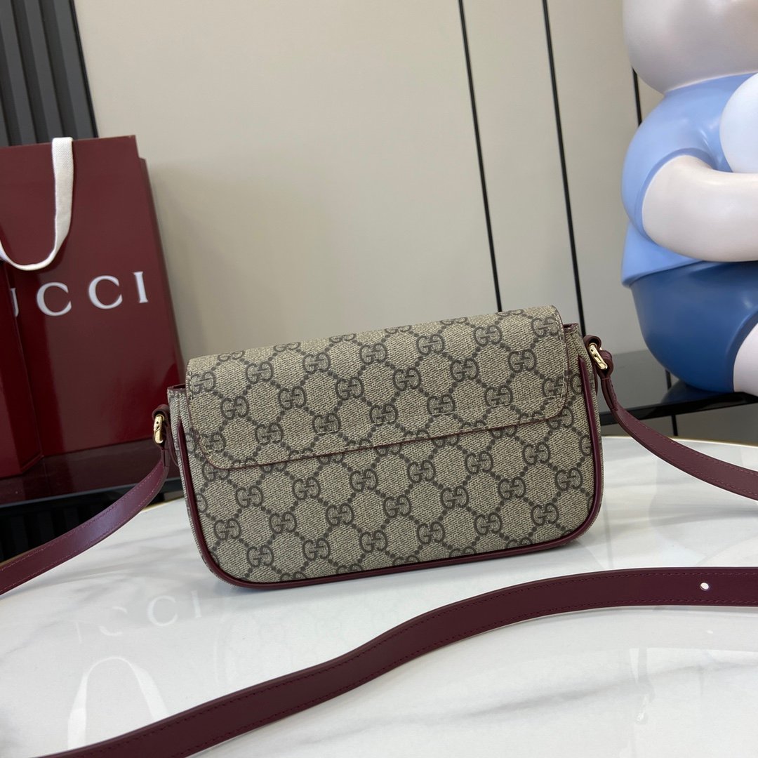 Handbag/Shoulder Bag Size  22x 13x 4cm