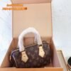 Handheld shoulder bag Specifications: 20*14*12cm