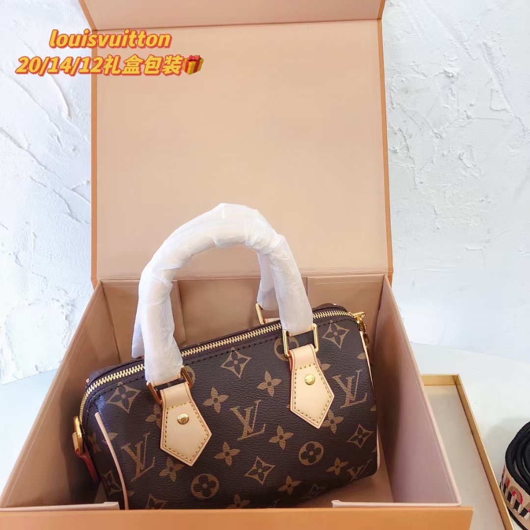 Handheld shoulder bag Specifications: 20*14*12cm