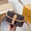 Mini baguette tote bag shoulder bag Specification: 25*15*10cm