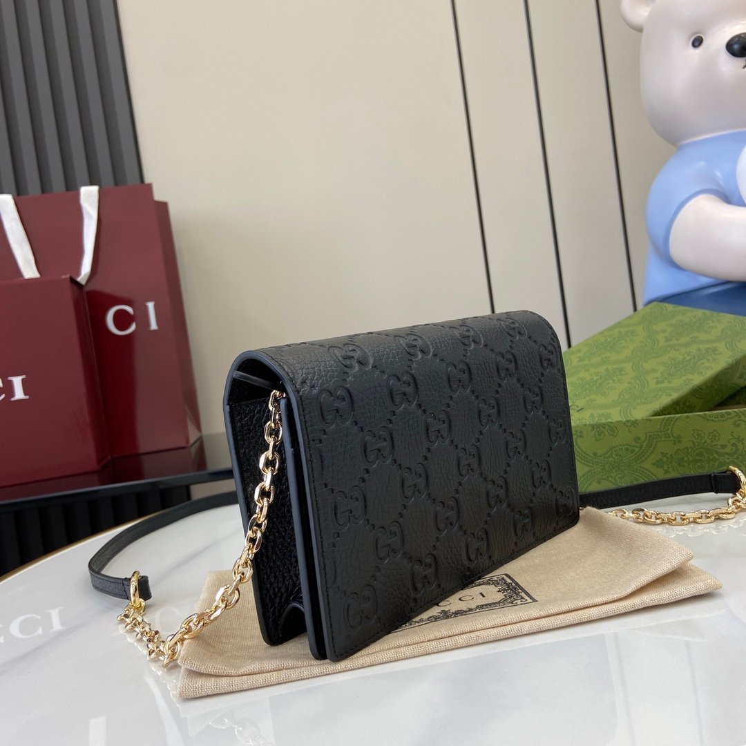Handbag/Shoulder Bag Size  20x 12.5x 4cm