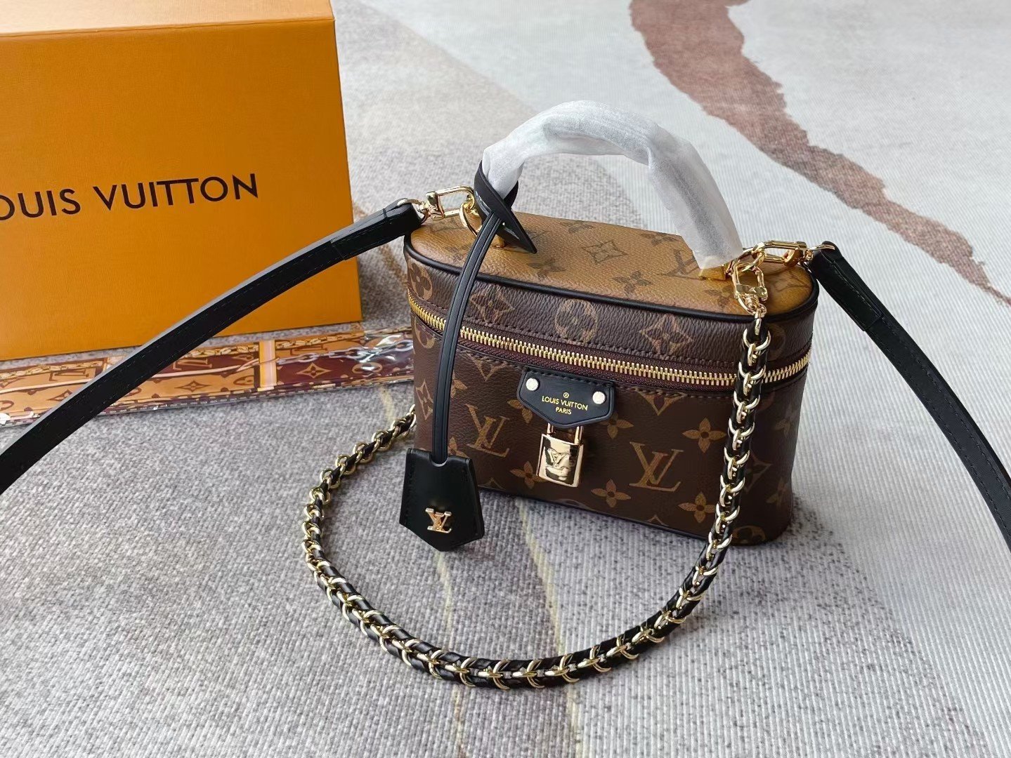 Xinhua makeup bag tote bag shoulder bag Specifications: 26*17*7cm ...