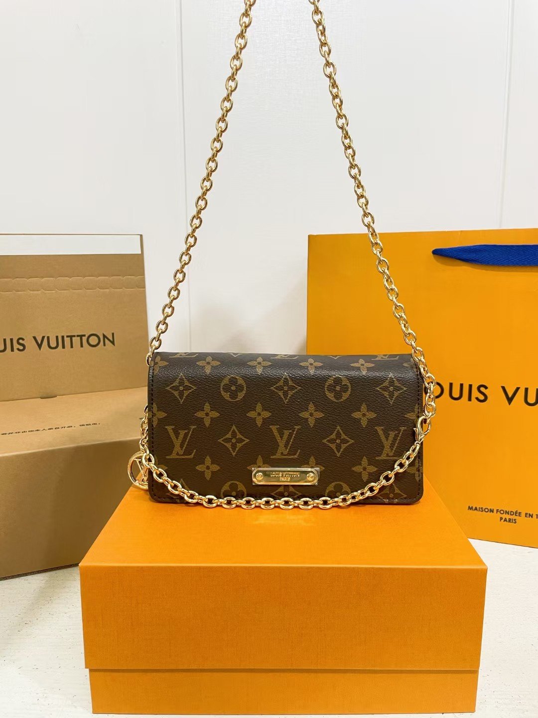 New Chain Tote Bag Shoulder Bag Specification: 21*10*4cm