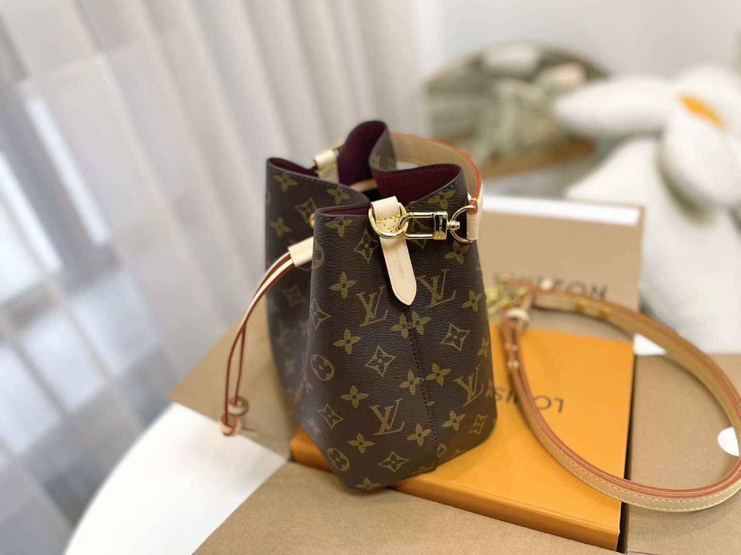 Bucket bag Reading flower handbag shoulder bag specifications: 20*14*22cm