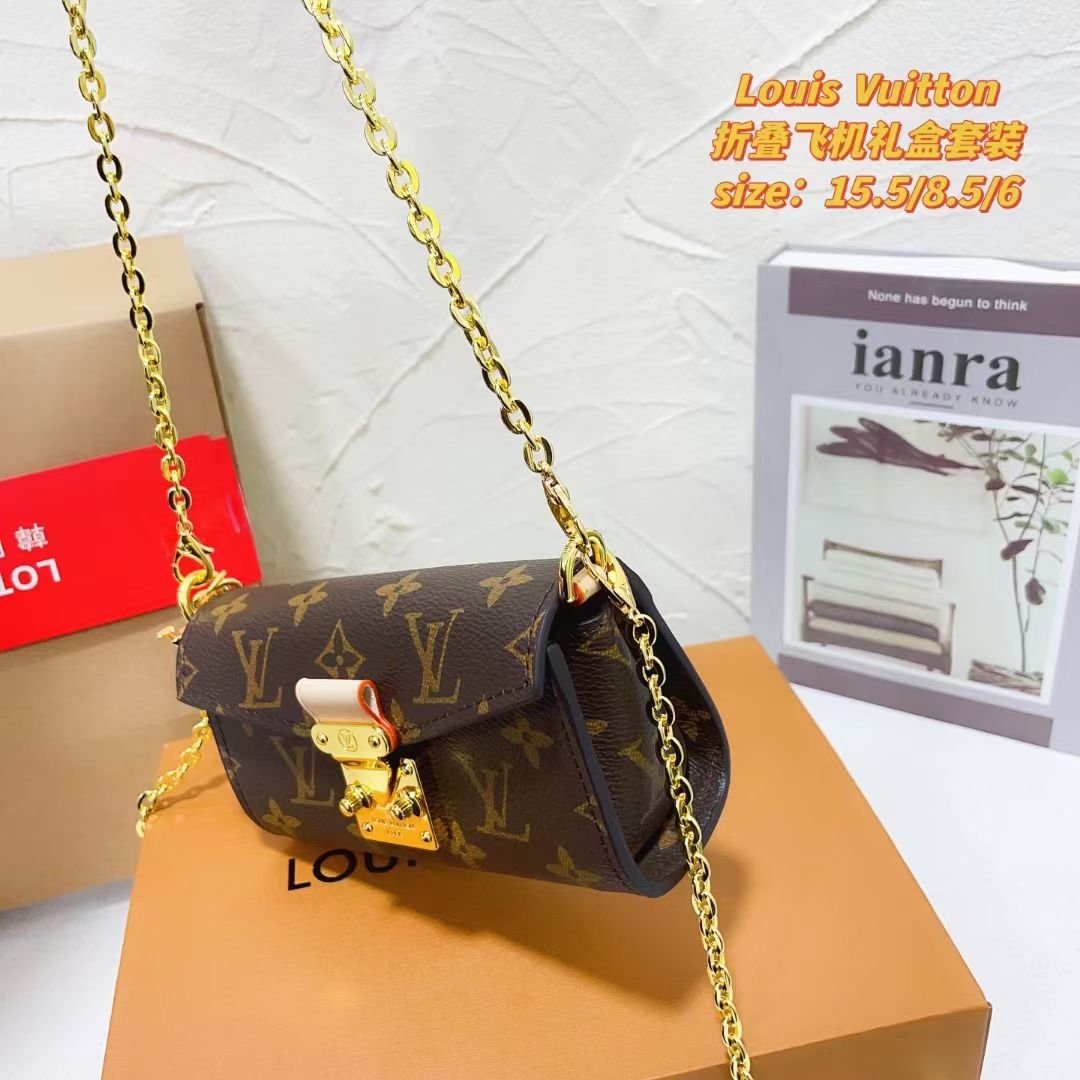 Shoulder bag specifications: 16*9*6cm