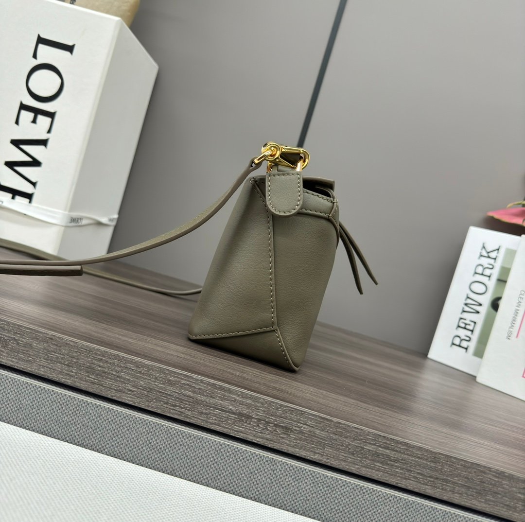 Handbag/Shoulder Bag Size 18*12.5*8CＭ