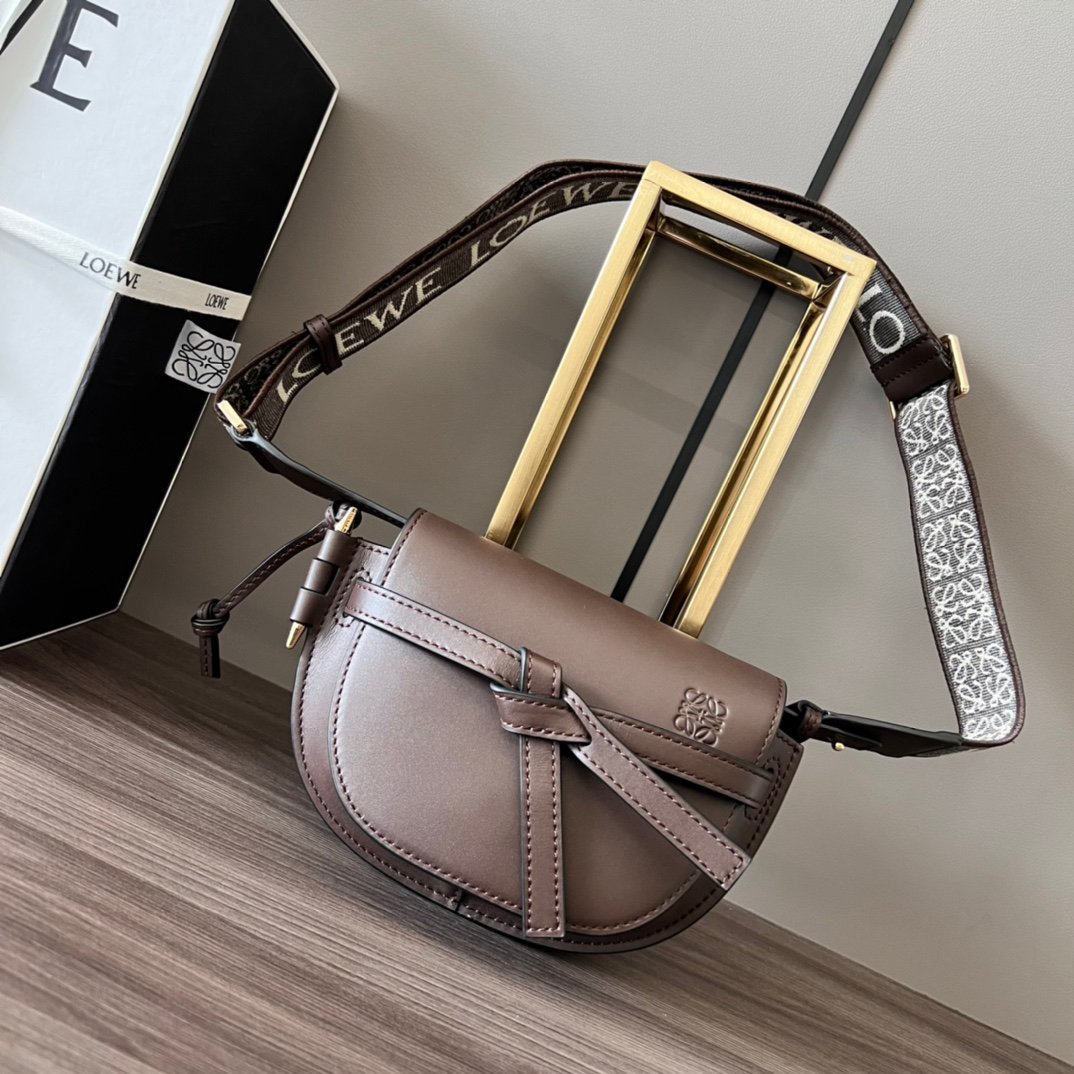 Handbag/Shoulder Bag Size 21x12.5x9.5cm