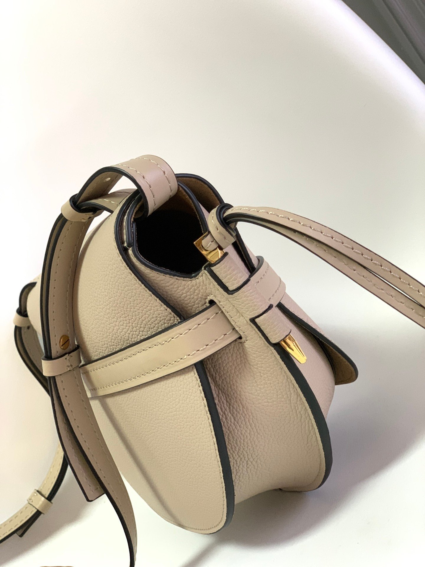 Handbag/Shoulder Bag Size 20*19*11.5 cm