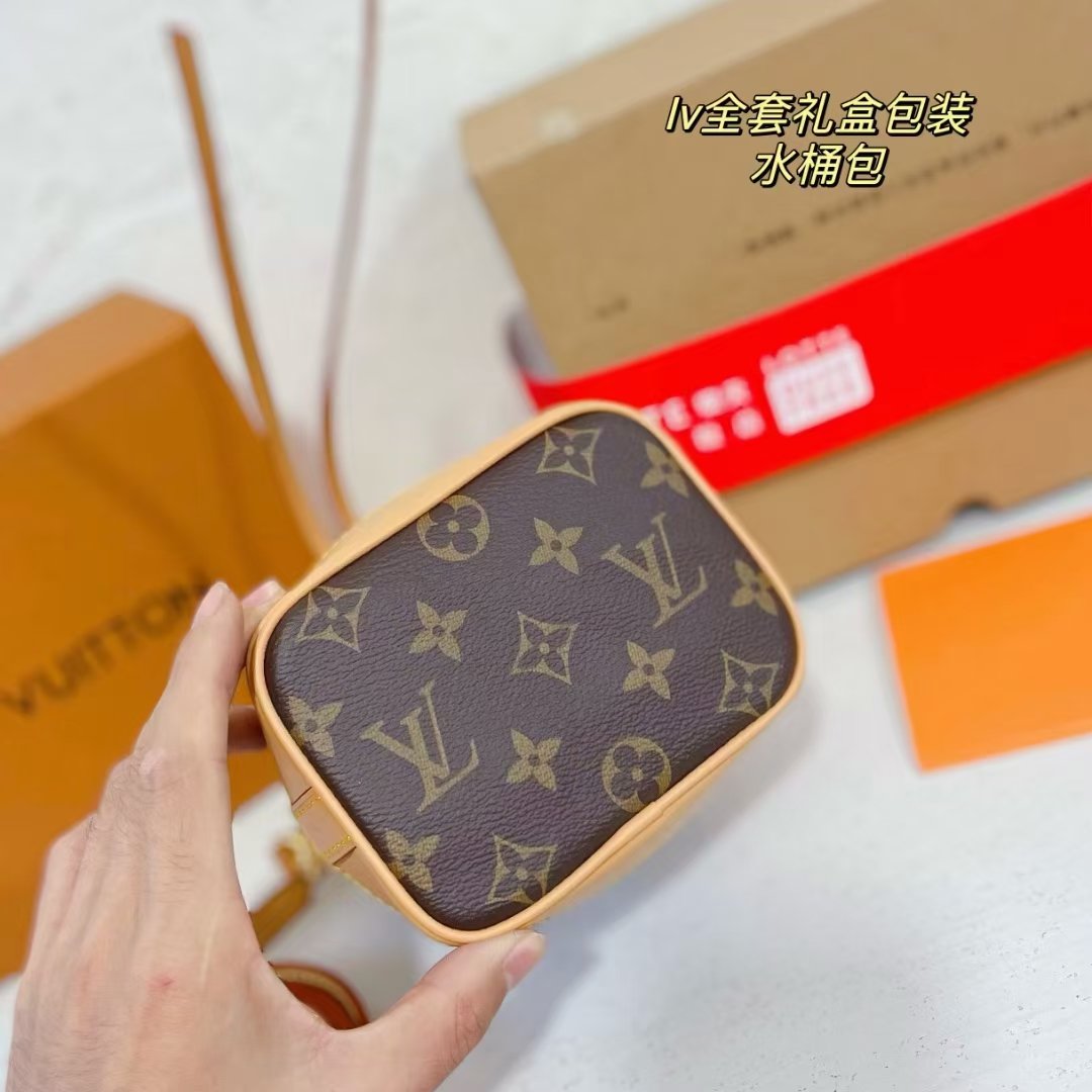 Reading Flower Small Bucket Bag Handheld Crossbody Bag Size: 13*16*10cm