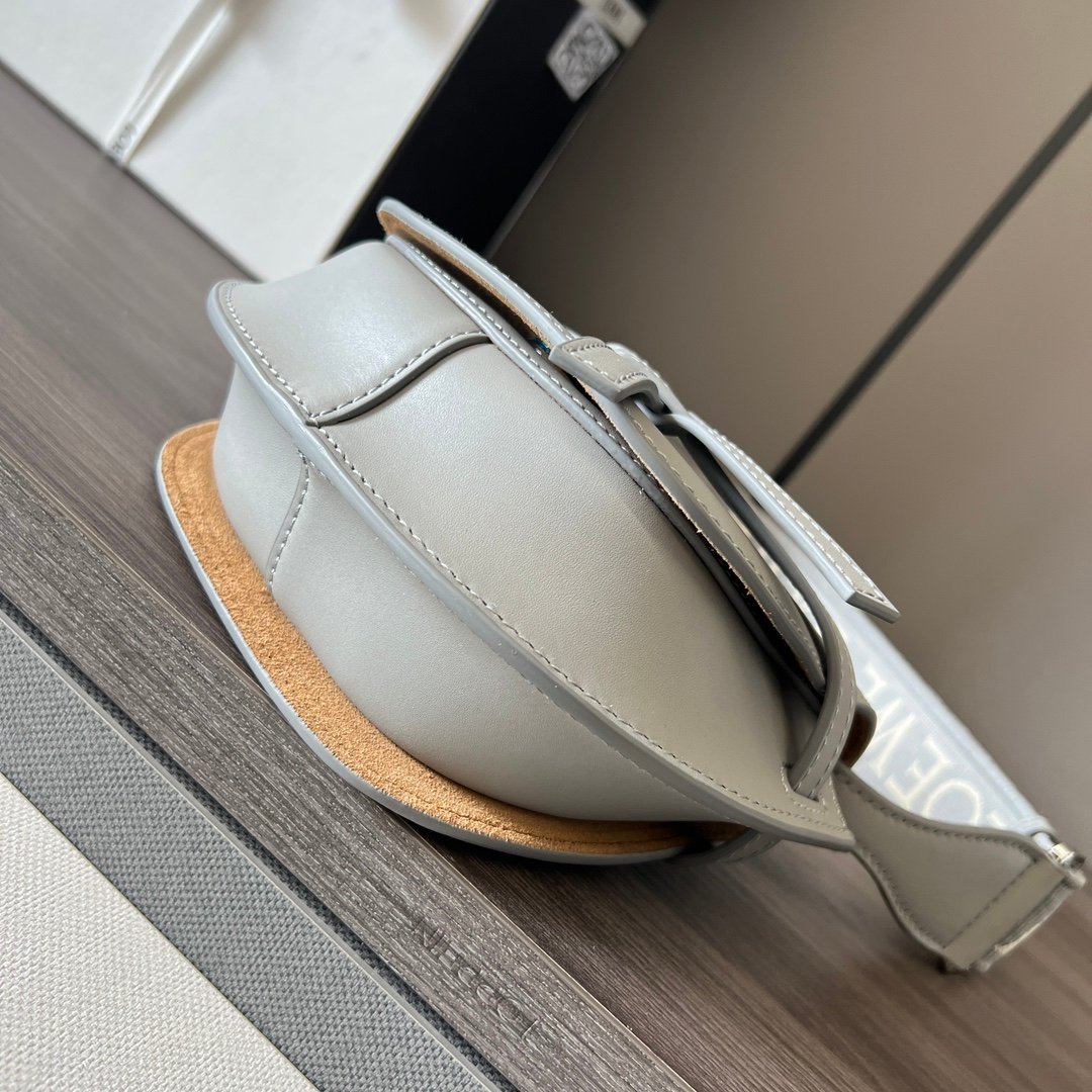 Handbag/Shoulder Bag Size21x12.5x9.5cm