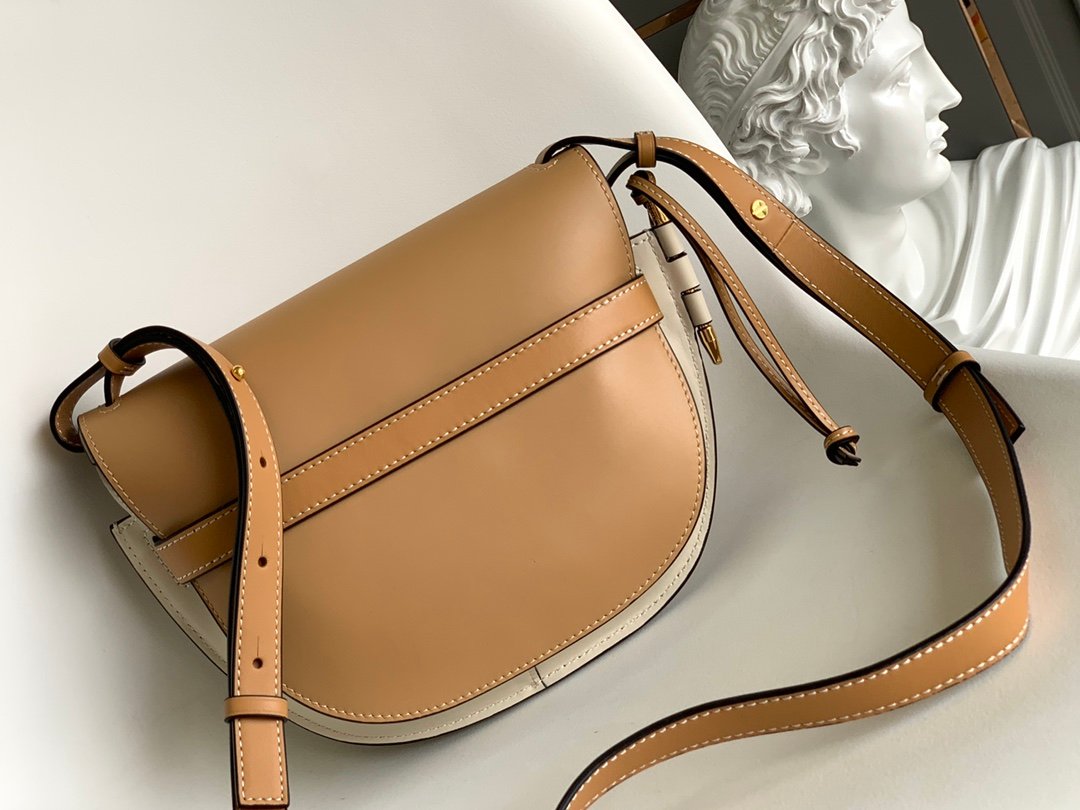 Handbag/Shoulder Bag Size 20*19*11.5 cm
