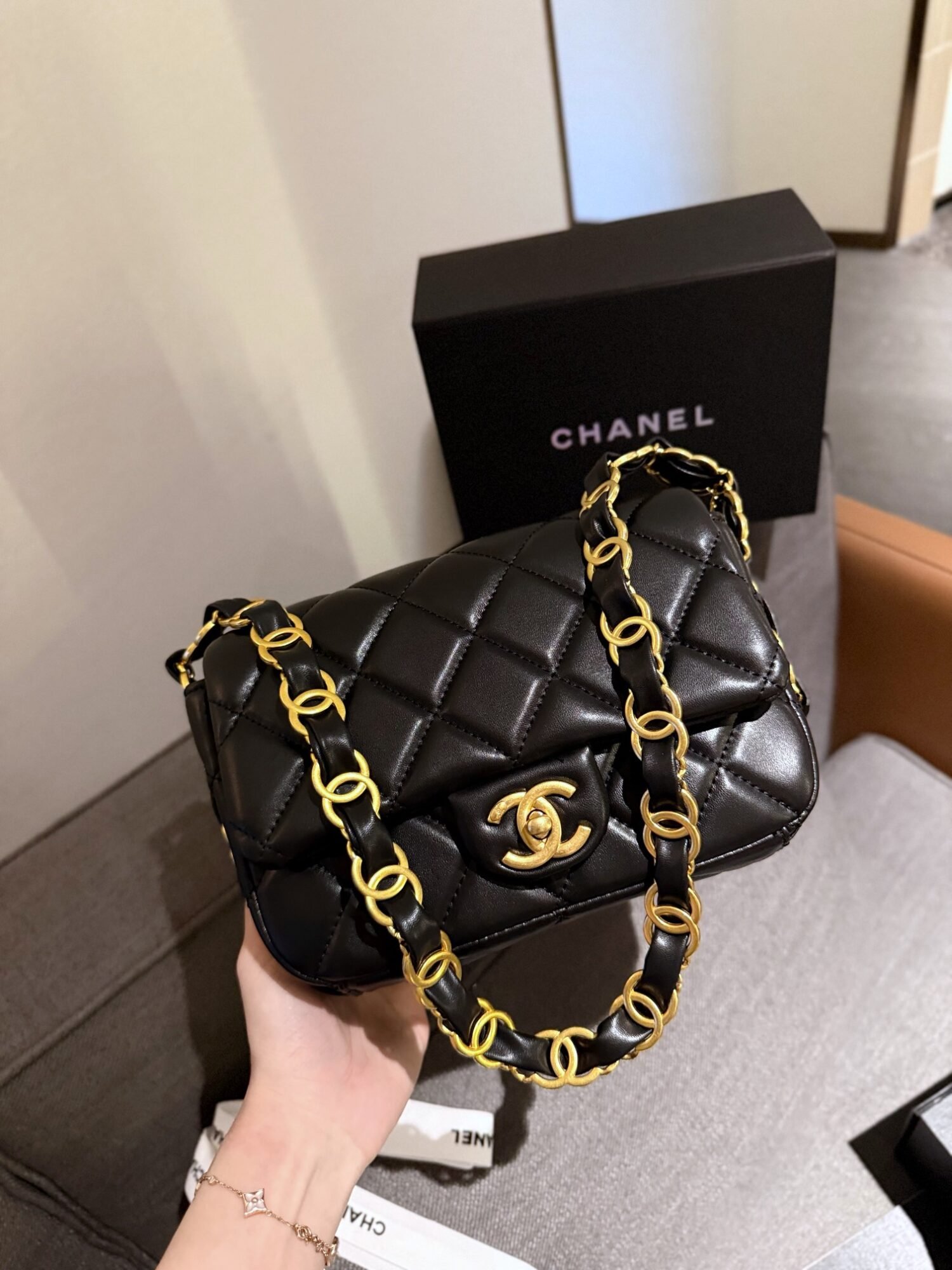 Handbag/Shoulder Bag Size 20*20*7cm