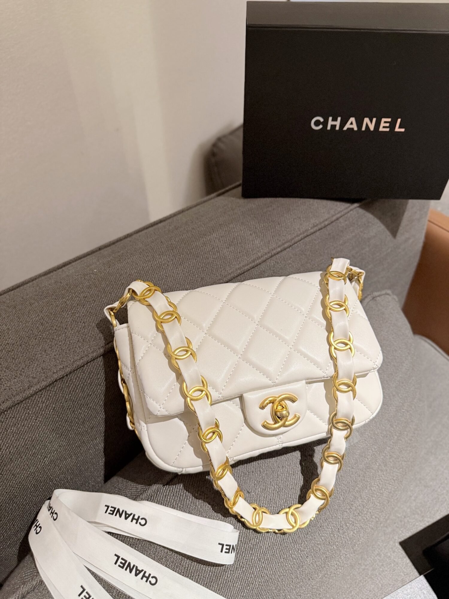 Handbag/Shoulder Bag Size 20*20*7cm