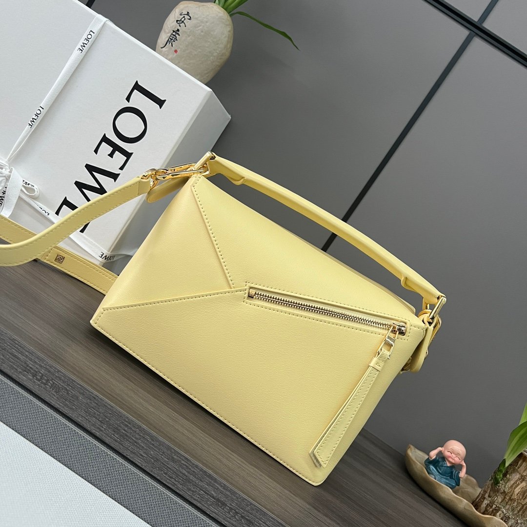 Handbag/Shoulder Bag Size 24*10.5*16CM