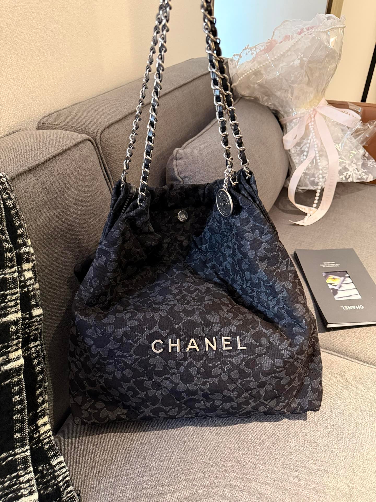 Handbag/Shoulder Bag Size 39*42*8    35*37*7cm
