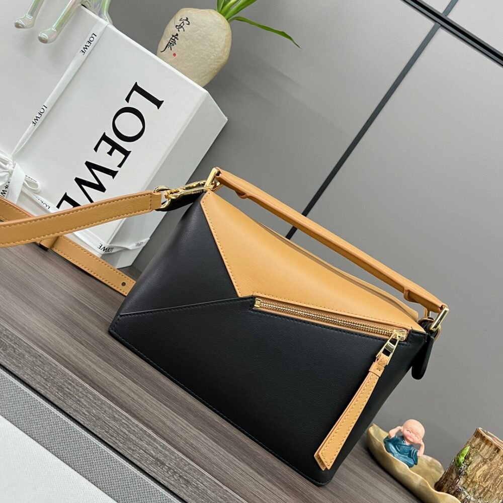 Handbag/Shoulder Bag Size 24*10.5*16CM