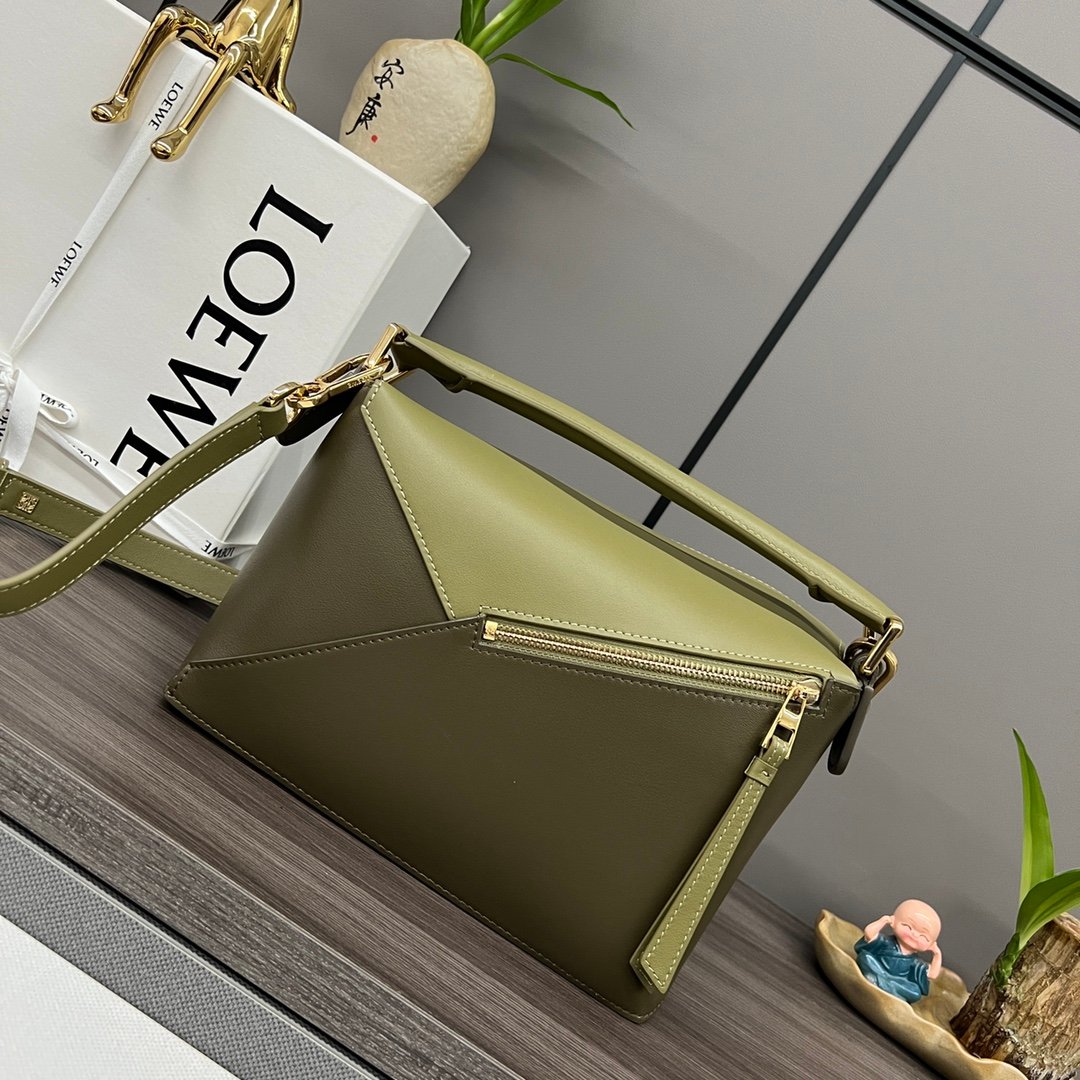 Handbag/Shoulder Bag Size 24*10.5*16CM