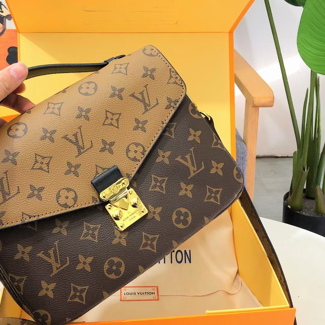 Color-blocked messenger bag shoulder crossbody bag Specifications: 25*19*10CM