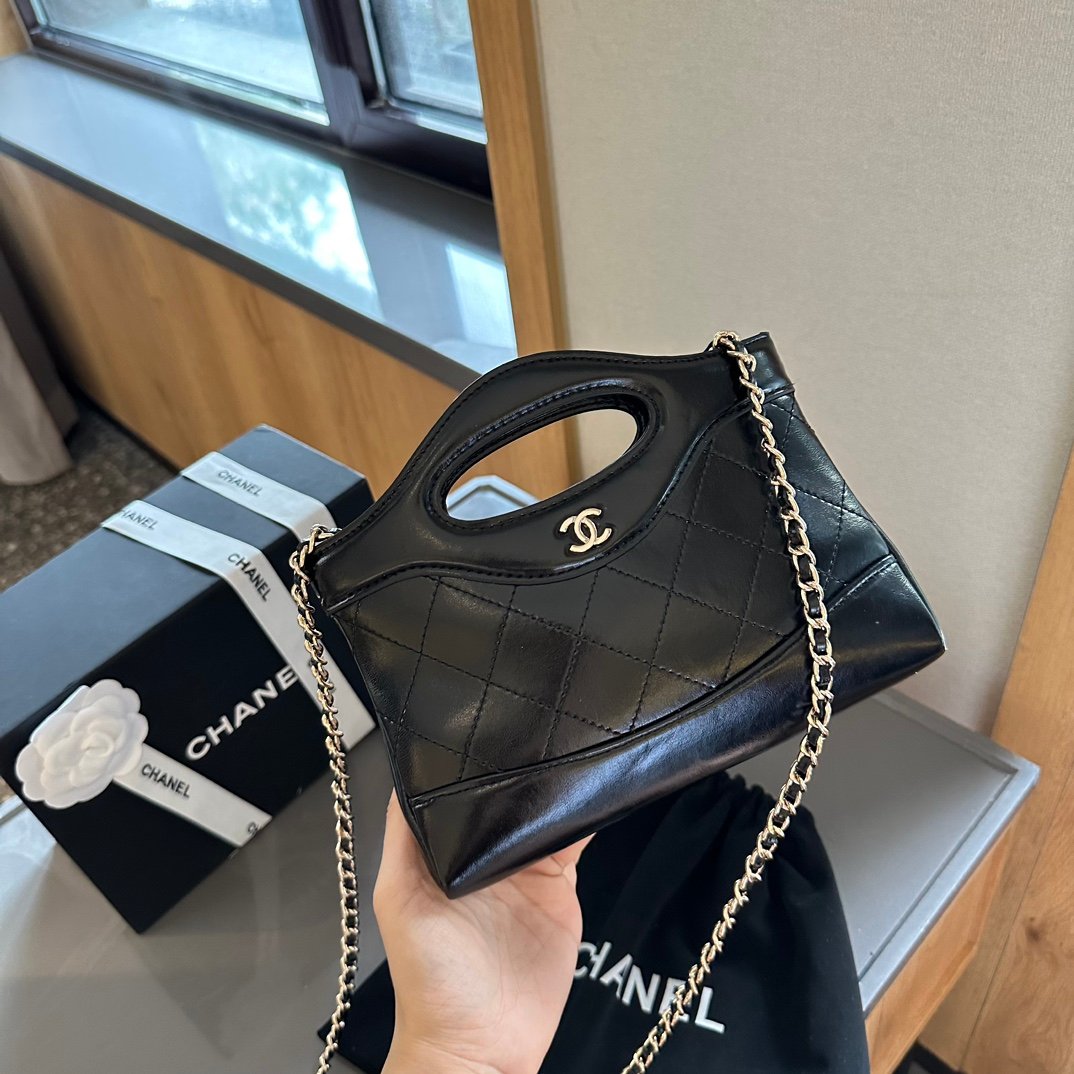 Handbag/Shoulder Bag Size 21*17*3.5cm