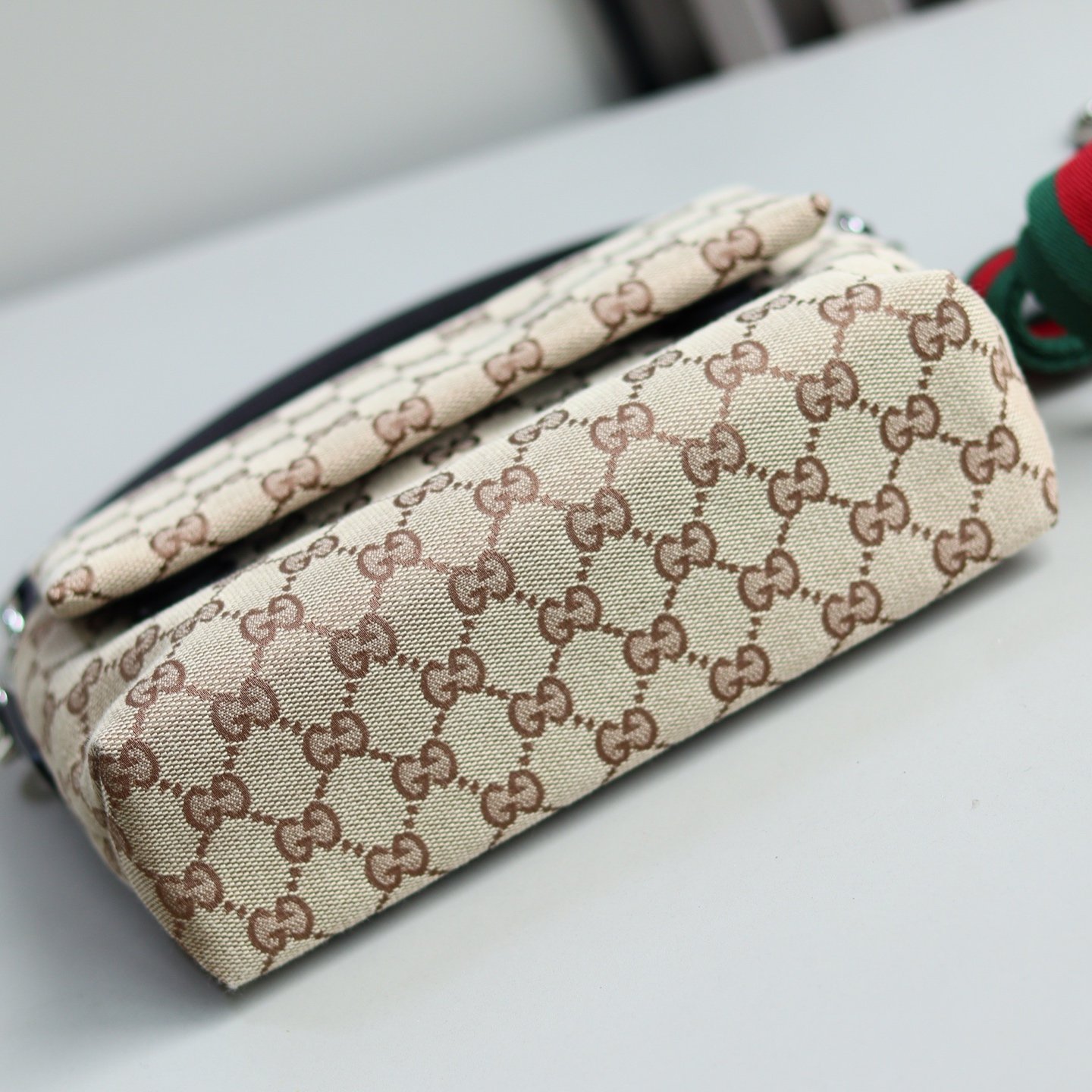 Handbag/Shoulder Bag Size  19x 15x 7