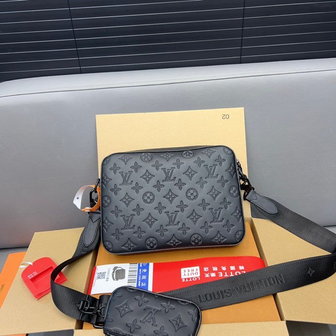Crossbody Chest Bag for Men, Black Embossed, Size: 125 x 18 cm