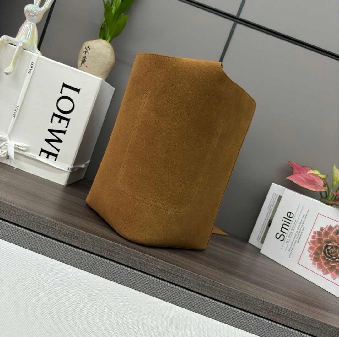 Handbag/shoulder bag size: 28*27*33CM