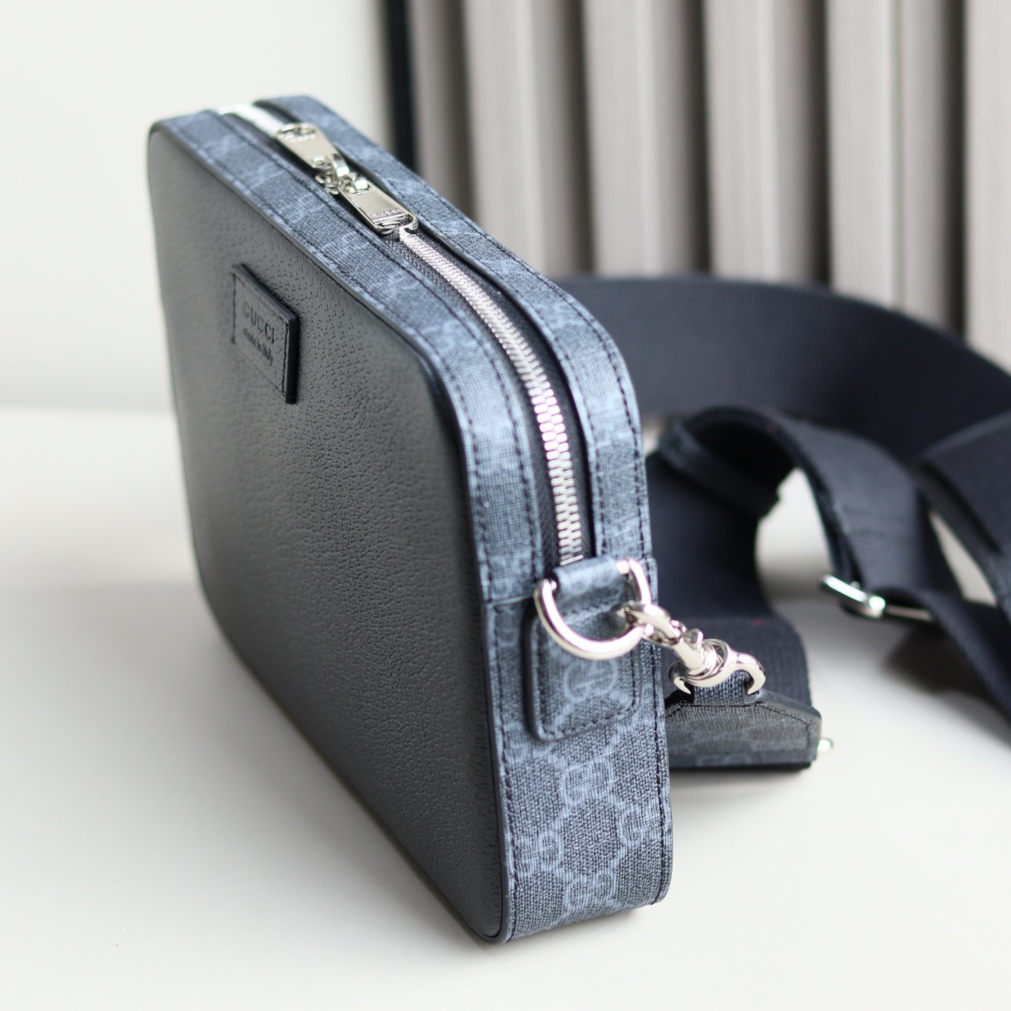 Handbag/Shoulder Bag Size  24x16.5x4.5cm