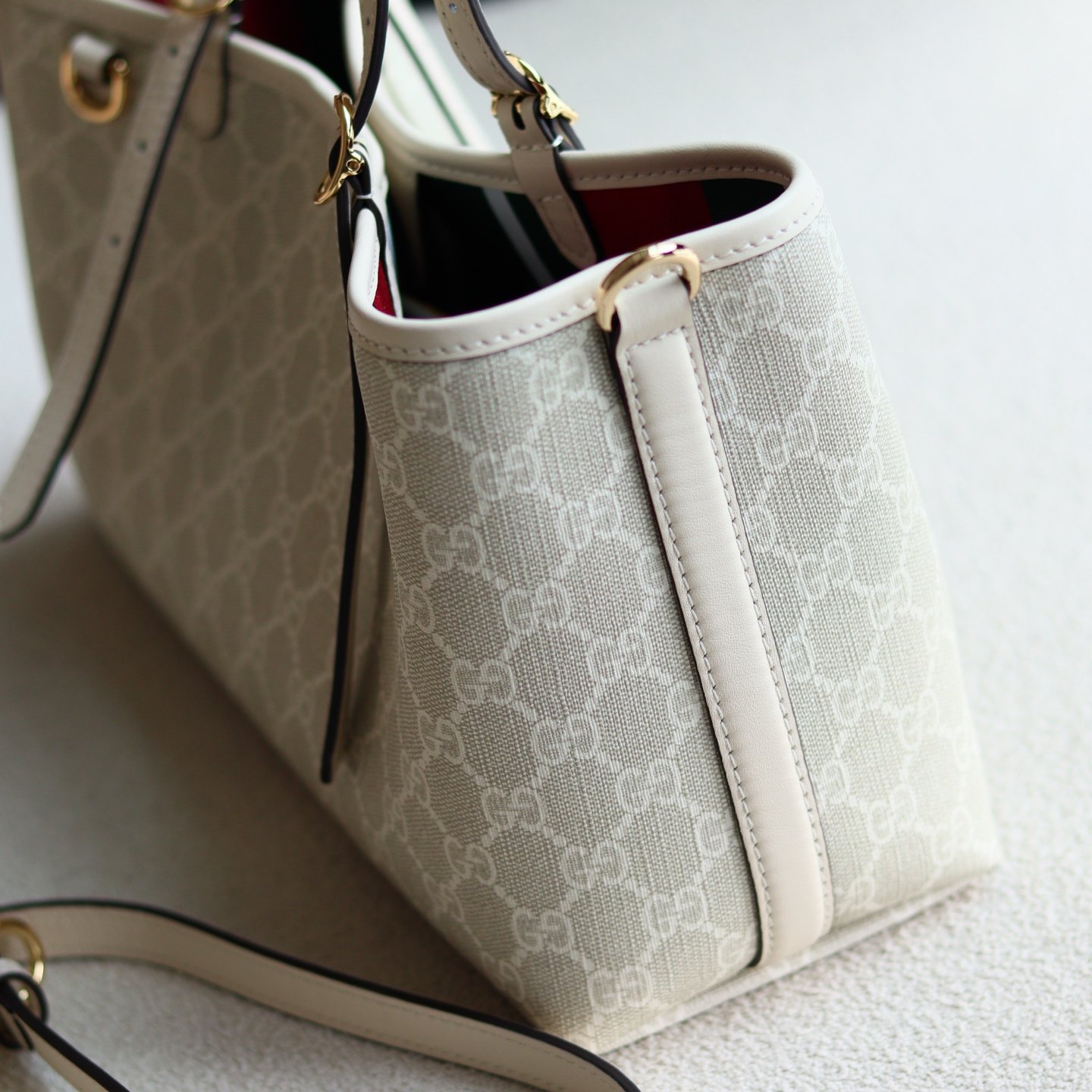 Handbag/Shoulder Bag Size  31✖️18✖️11cm