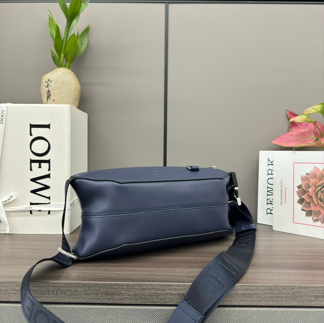 Handbag/Shoulder Bag Size 32.5*9*12.3cm