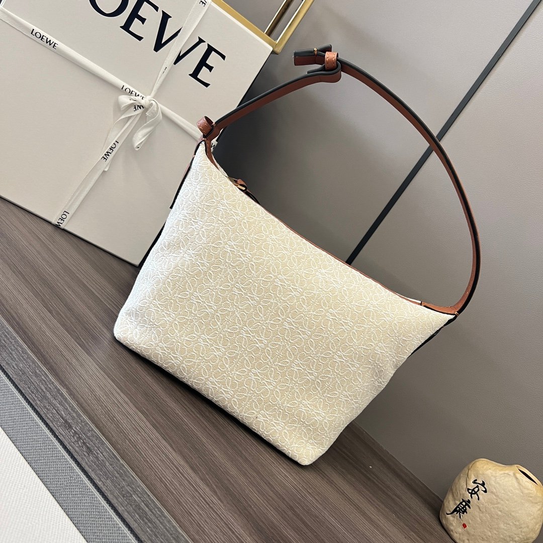 Handbag/Shoulder Bag Size21*17*12.5cm