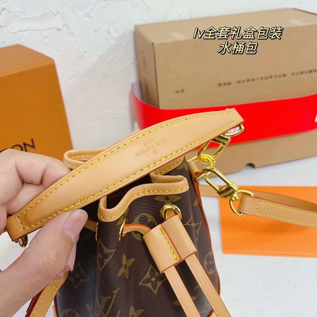 Reading Flower Small Bucket Bag Handheld Crossbody Bag Size: 13*16*10cm
