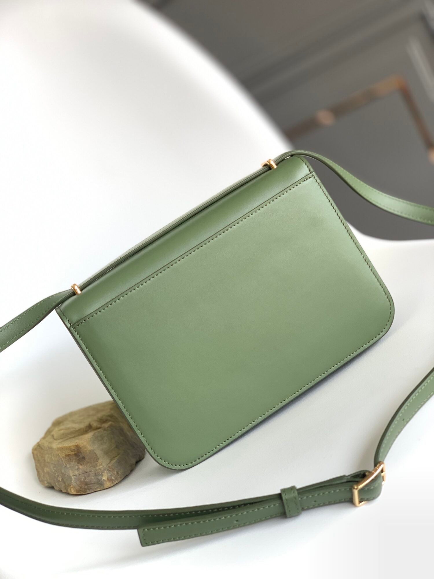 Handbag/Shoulder Bag Size22.5*16.5*6.5CM