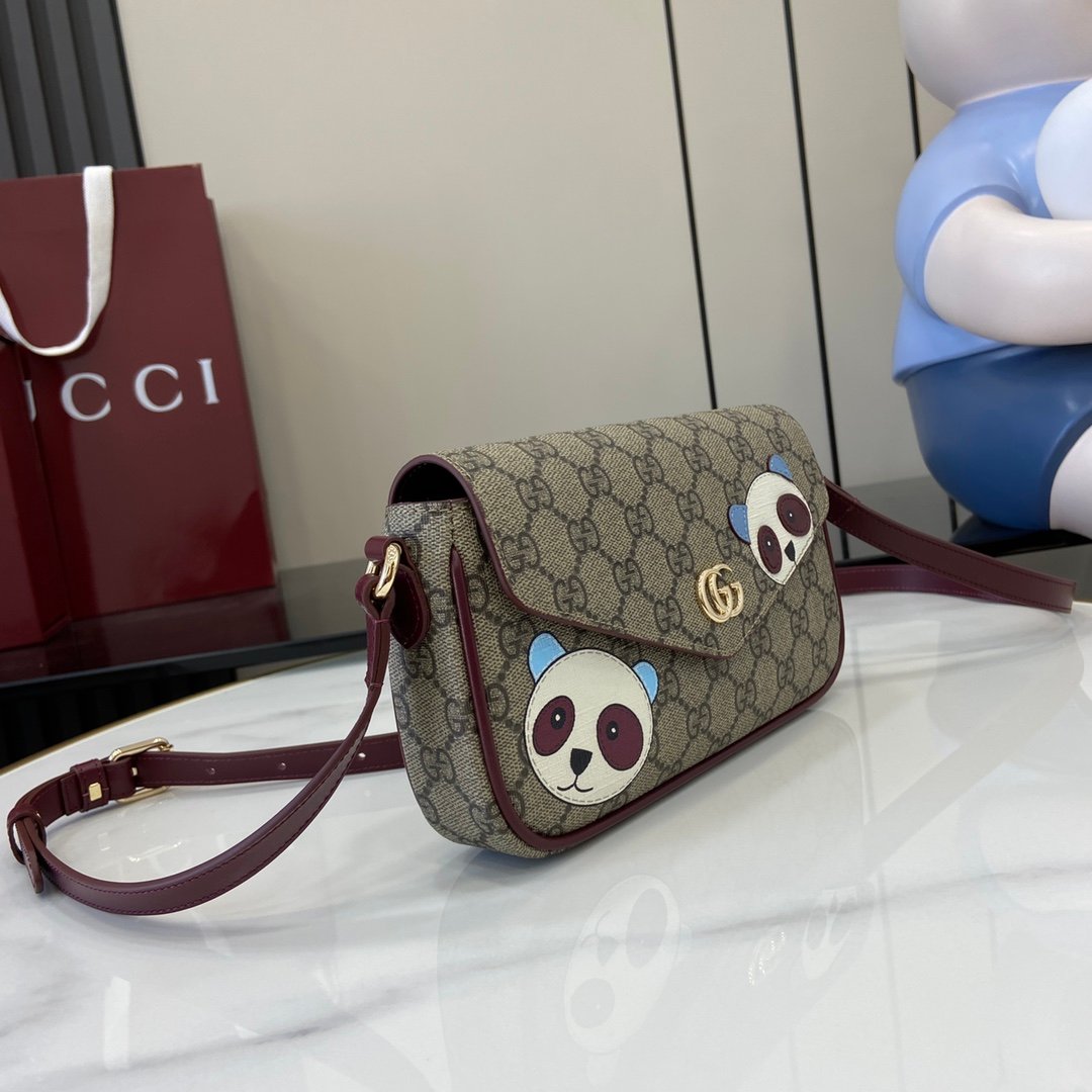 Handbag/Shoulder Bag Size  22x 13x 4cm