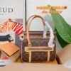 Changing bag tote bag size: 25*16*10cm