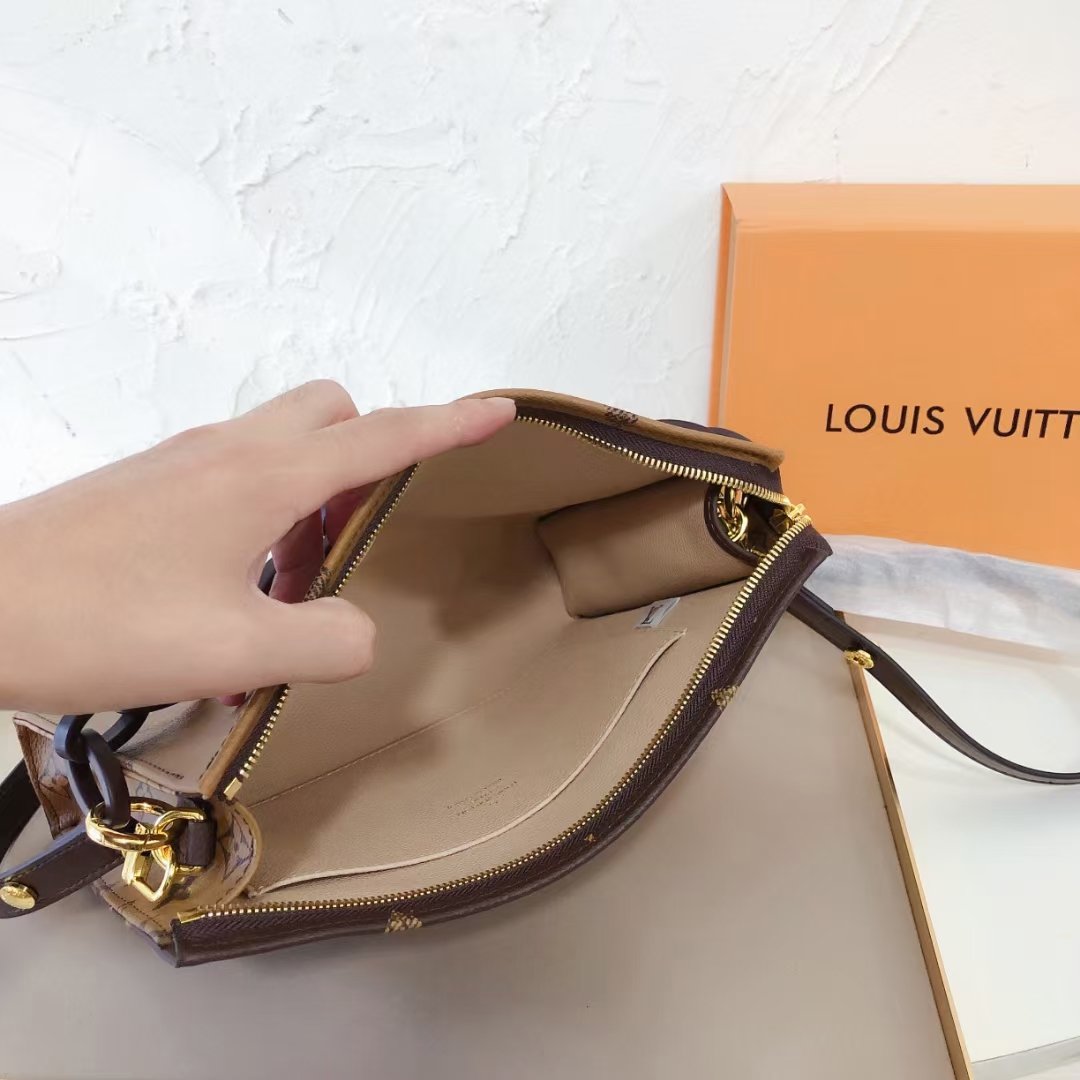 Hand holding shoulder crossbody bag Specification: 26*20*6cm