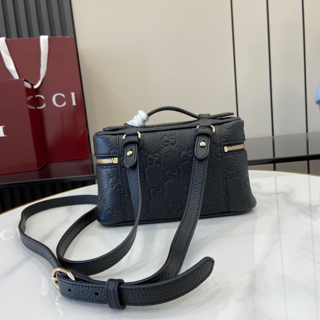 Handbag/Shoulder Bag Size 20x 12x 5cm