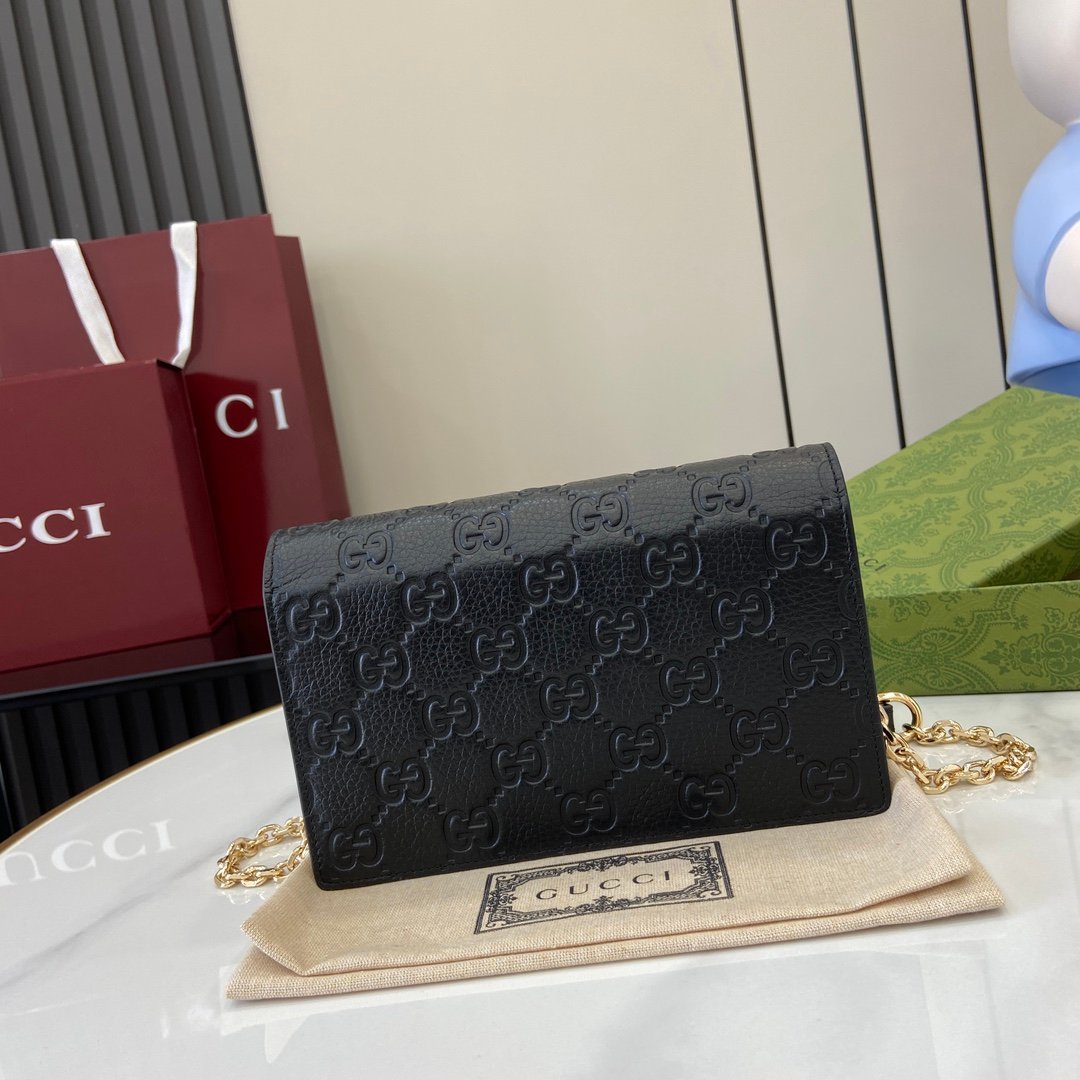 Handbag/Shoulder Bag Size  20x 12.5x 4cm