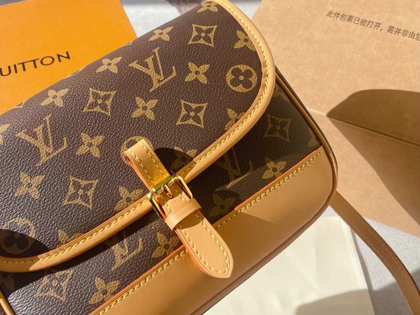 New cover, small tofu tote bag shoulder bag Specifications: 22*17*-8cm ...