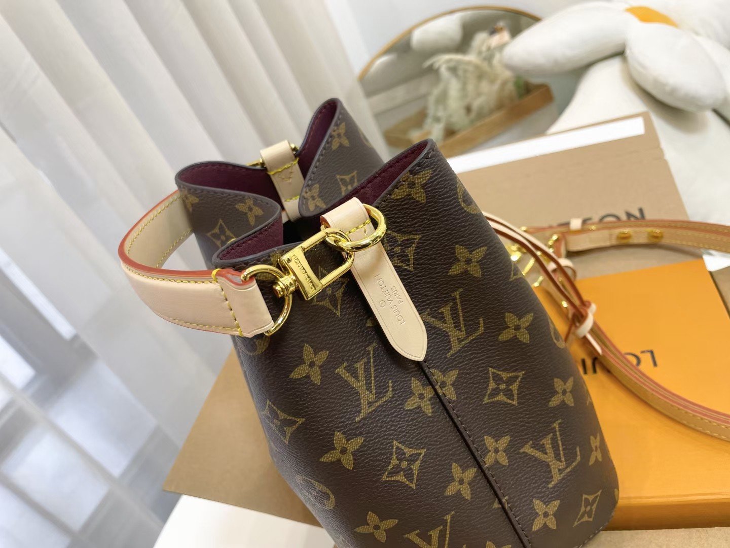 Bucket bag Reading flower handbag shoulder bag specifications: 20*14*22cm