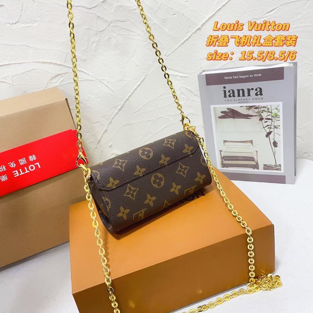 Shoulder bag specifications: 16*9*6cm