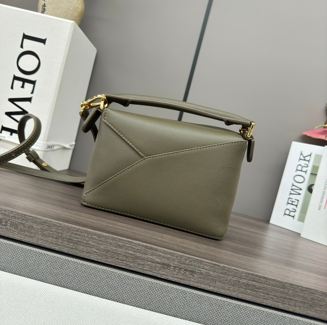 Handbag/Shoulder Bag Size 18*12.5*8CＭ