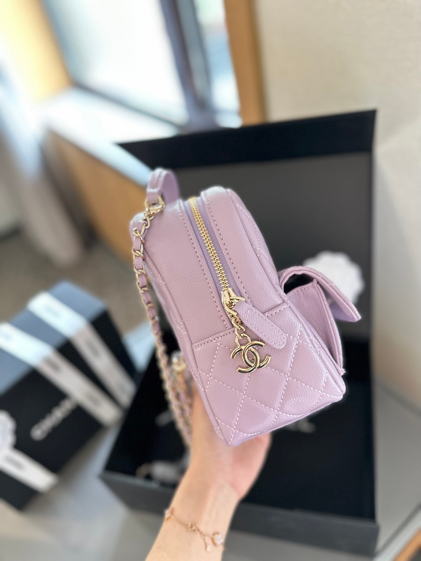 Handbag/Shoulder Bag Size 18x13x6