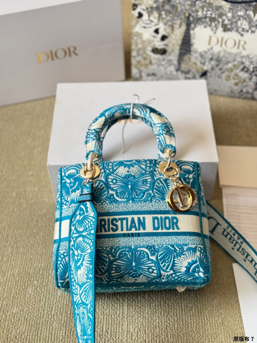 Handbag/Shoulder Bag Size 24x20x11cm