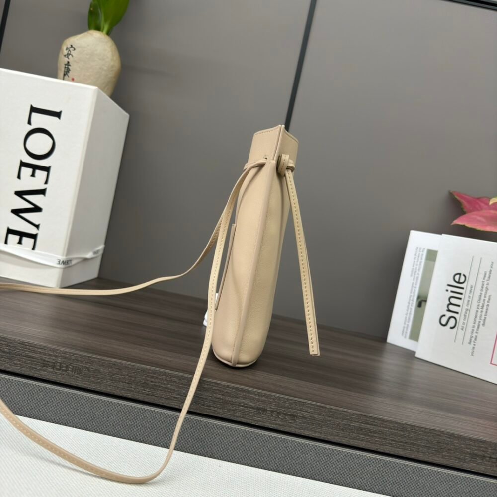 Handbag/Shoulder Bag Size 21*15*5cm
