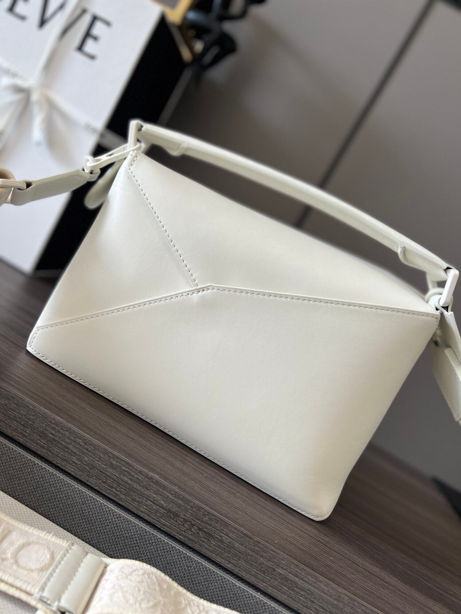 Handbag/Shoulder Bag Size 24*10.5*16CM