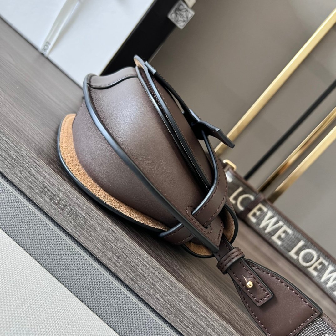 Handbag/Shoulder Bag Size 21x12.5x9.5cm
