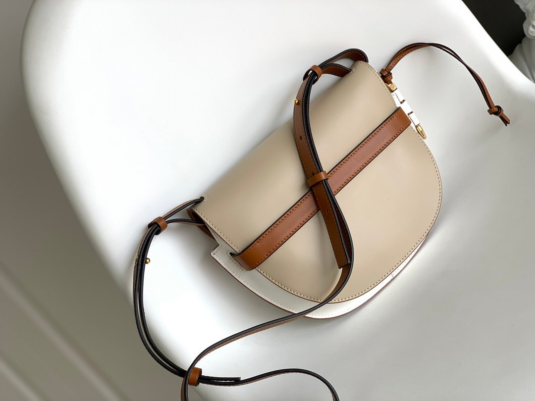 Handbag/Shoulder Bag Size 20*19*11.5 cm