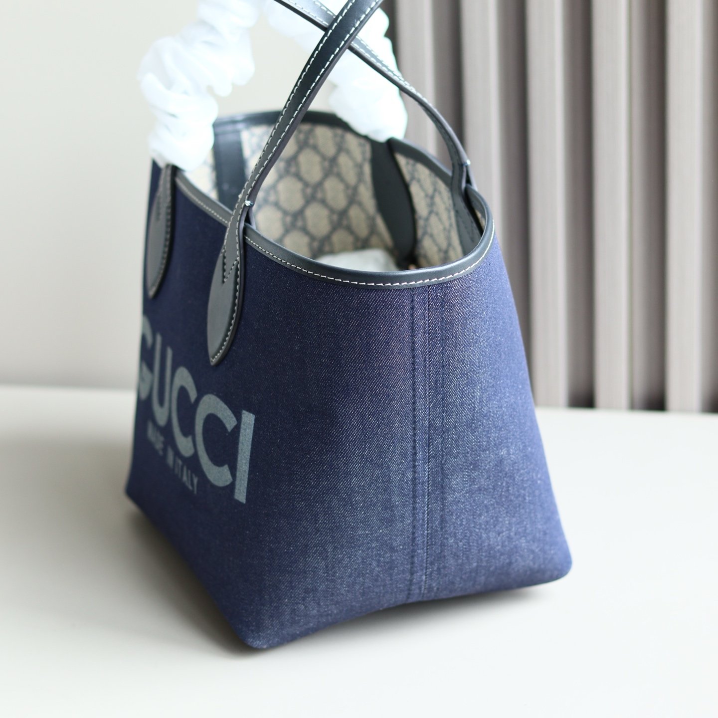 Handbag/Shoulder Bag Size  22x 19x 18cm