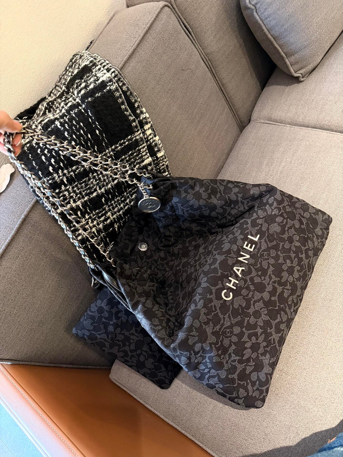 Handbag/Shoulder Bag Size 39*42*8    35*37*7cm