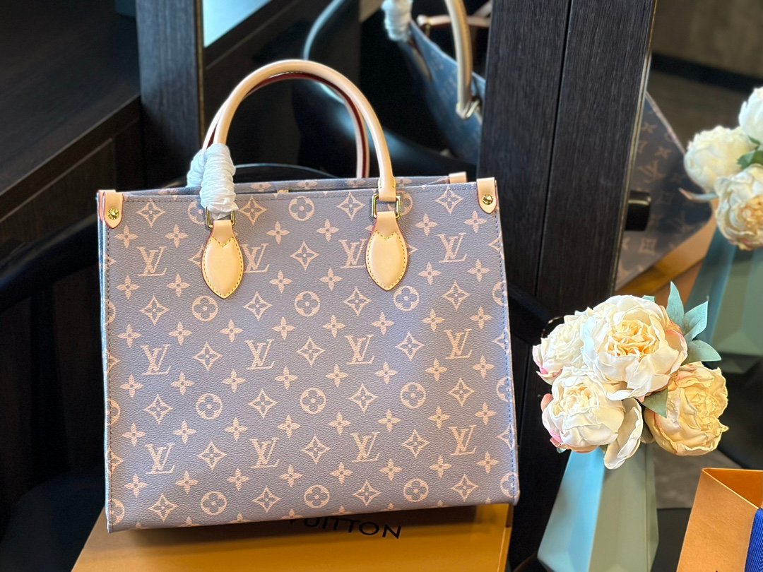 Medium Handbag Handbag Specification: 35*27*14